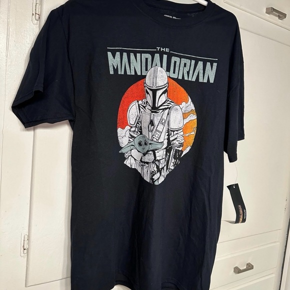 Star Wars The Mandalorian graphic Short Sleeve shirt size L - Picture 2 of 14